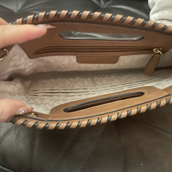 Michael Kors Beach Bag in Great Condition - Picture 3 of 3